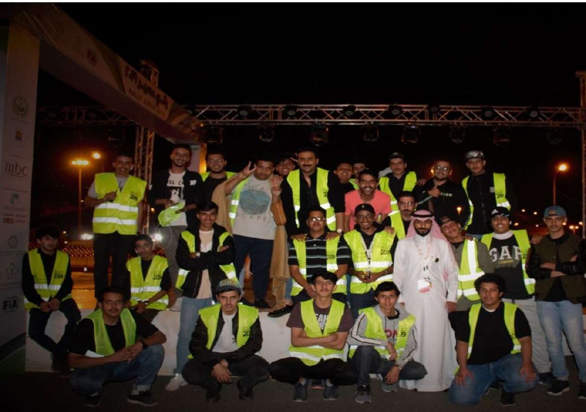 فريق إطلاق في الميدان